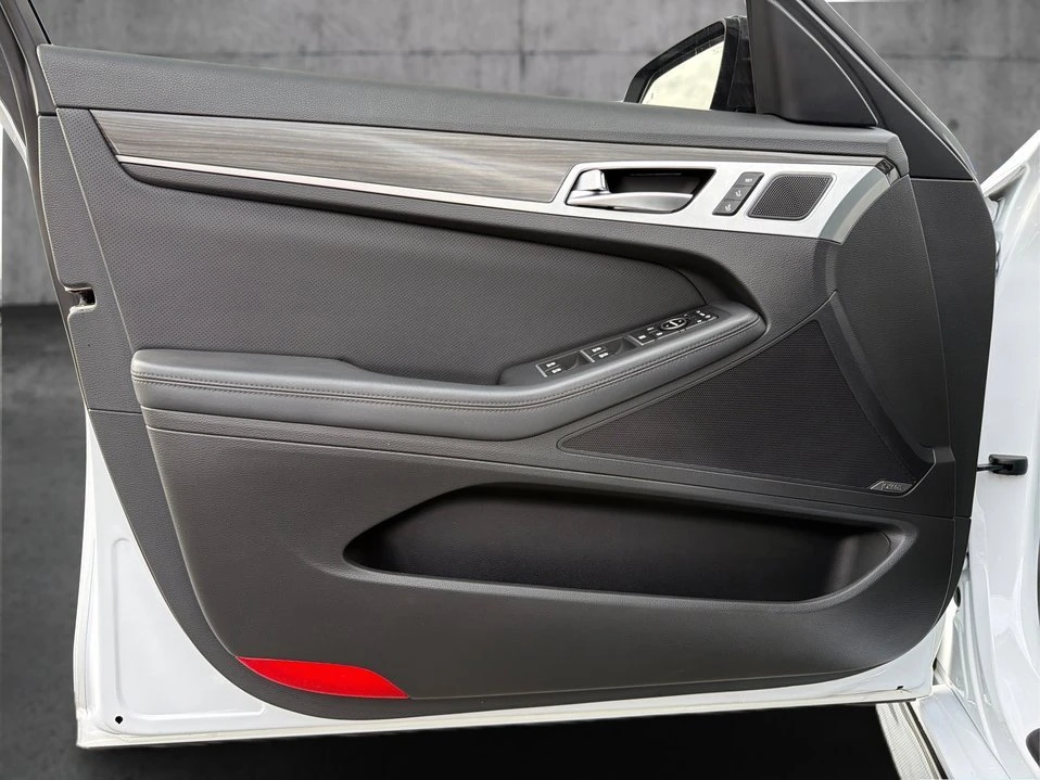 2016 Hyundai Genesis - Image 20 of 20