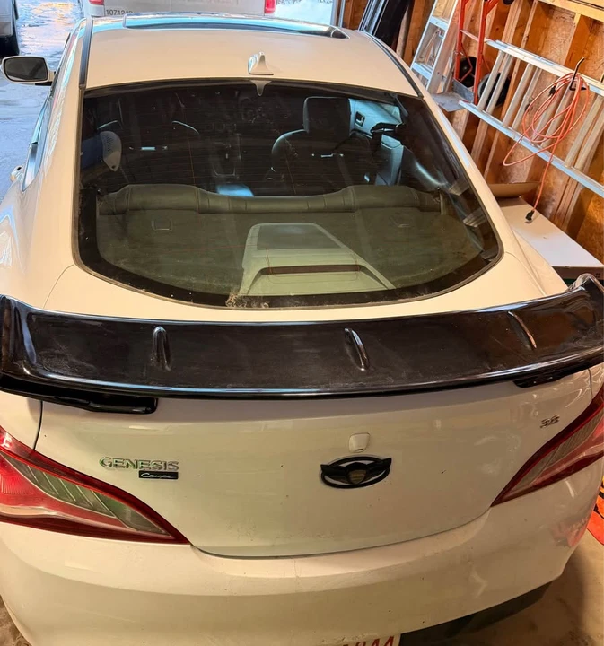 2016 Hyundai Genesis - Image 2 of 9