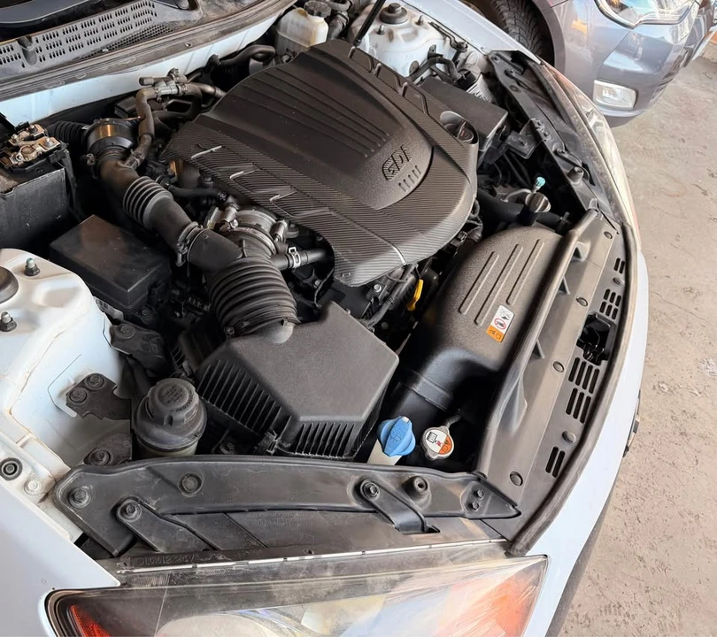 2016 Hyundai Genesis - Image 5 of 9