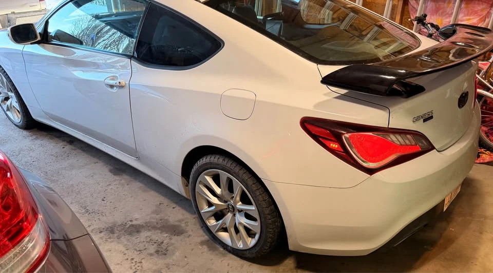 2016 Hyundai Genesis - Image 8 of 9