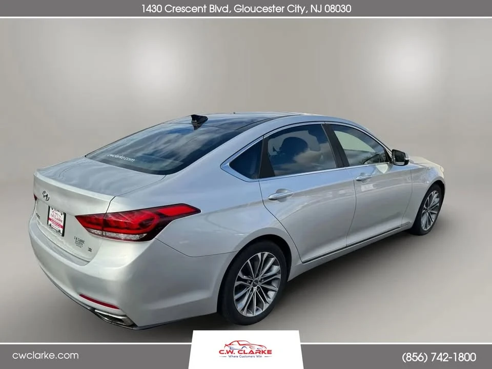 2016 Hyundai Genesis - Image 5 of 17