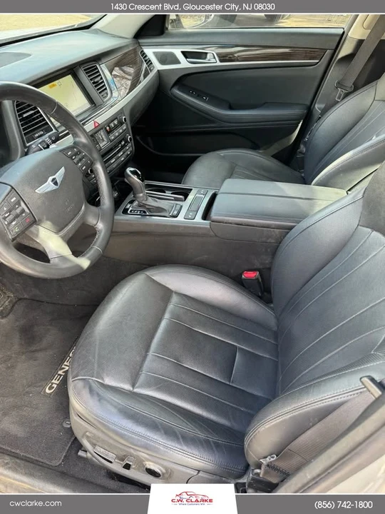 2016 Hyundai Genesis - Image 16 of 17