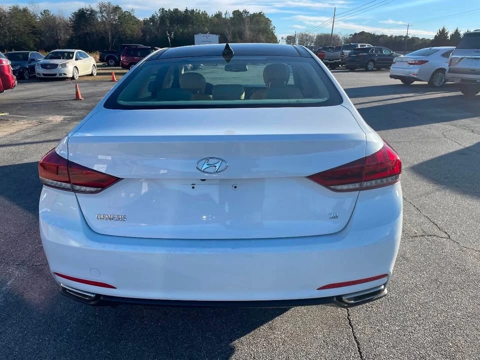 2016 Hyundai Genesis - Image 4 of 12