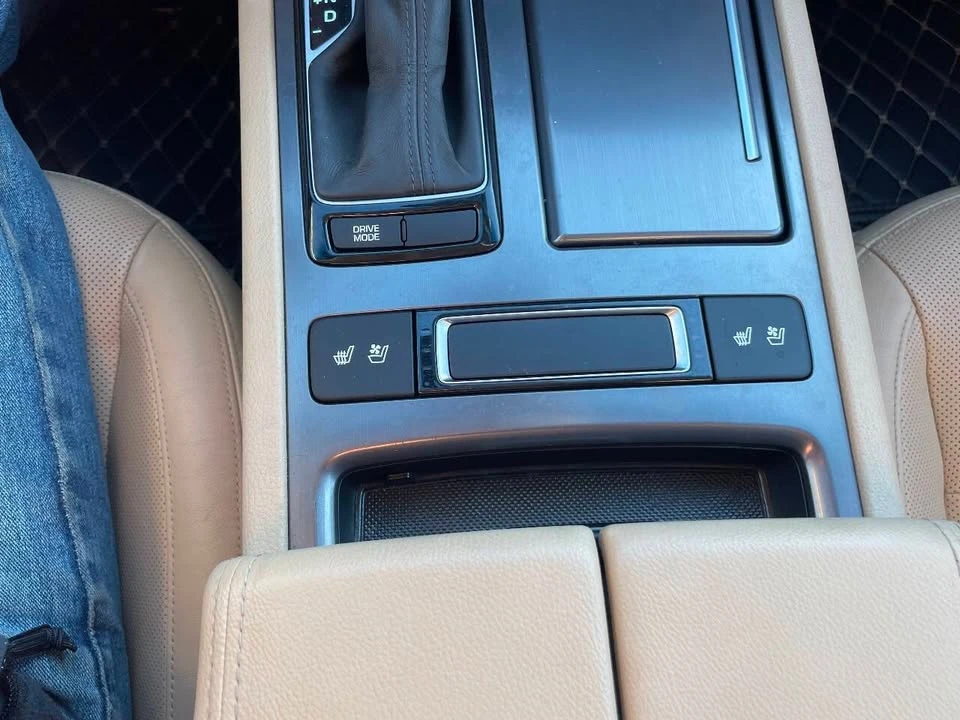 2016 Hyundai Genesis - Image 12 of 12