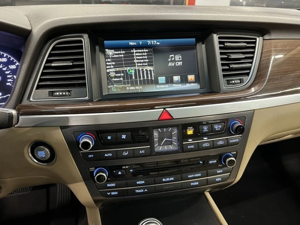 2016 Hyundai Genesis - Image 11 of 18