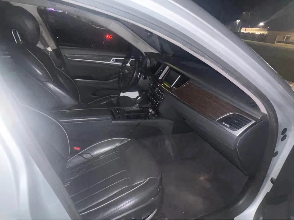 2016 Hyundai Genesis - Image 6 of 7