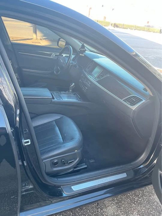2016 Hyundai Genesis - Image 4 of 5