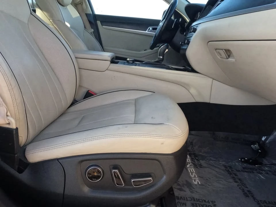 2016 Hyundai Genesis - Image 11 of 20