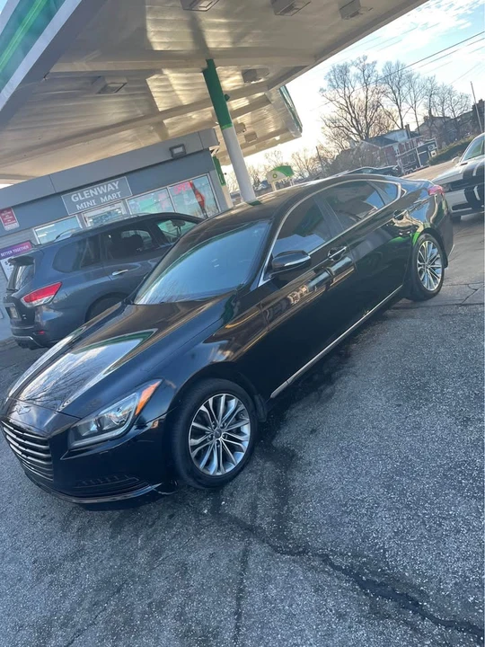 2016 Hyundai Genesis - Image 2 of 5