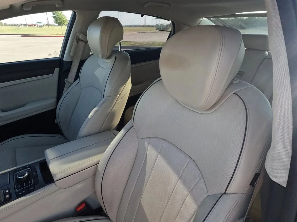 2016 Hyundai Genesis - Image 14 of 20