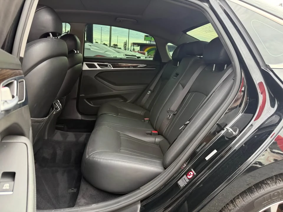 2016 Hyundai Genesis - Image 9 of 11