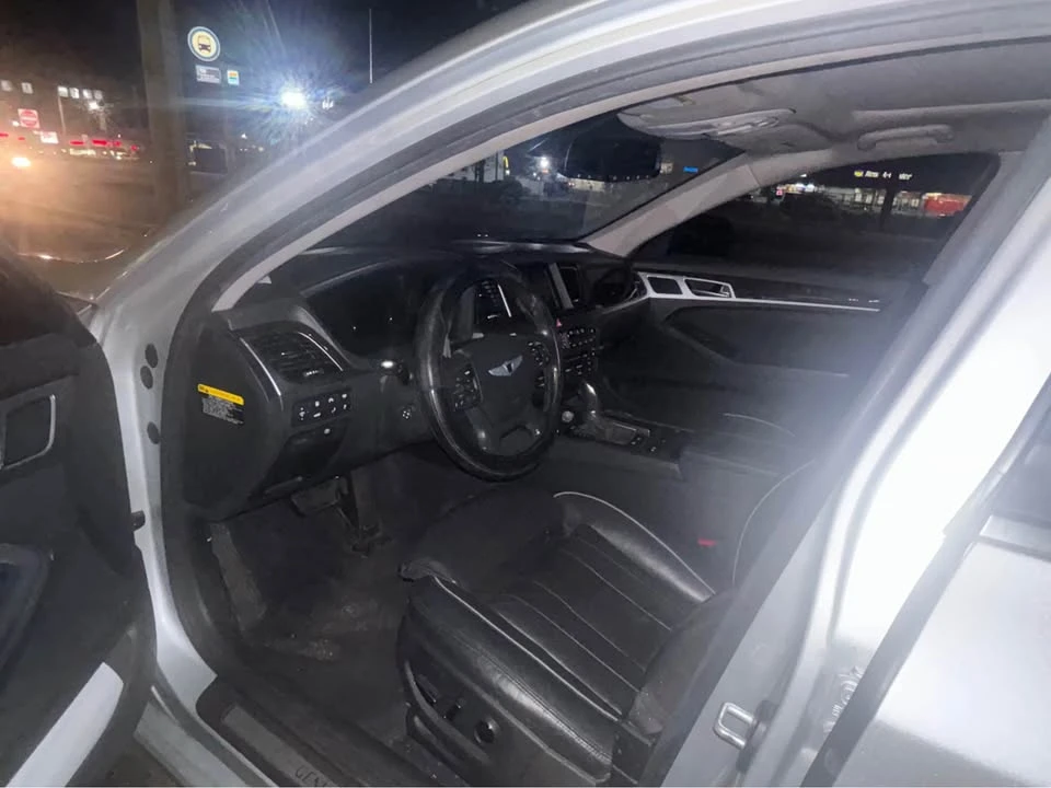 2016 Hyundai Genesis - Image 7 of 7