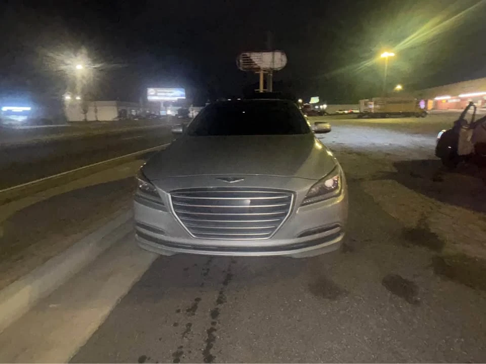 2016 Hyundai Genesis - Image 2 of 7