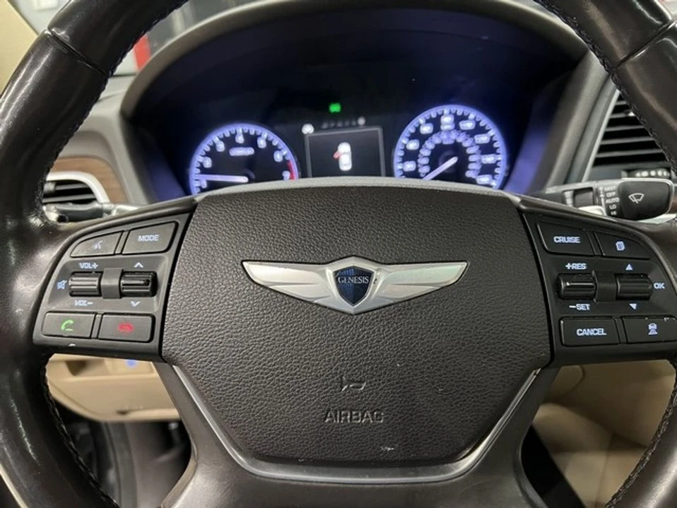 2016 Hyundai Genesis - Image 15 of 18