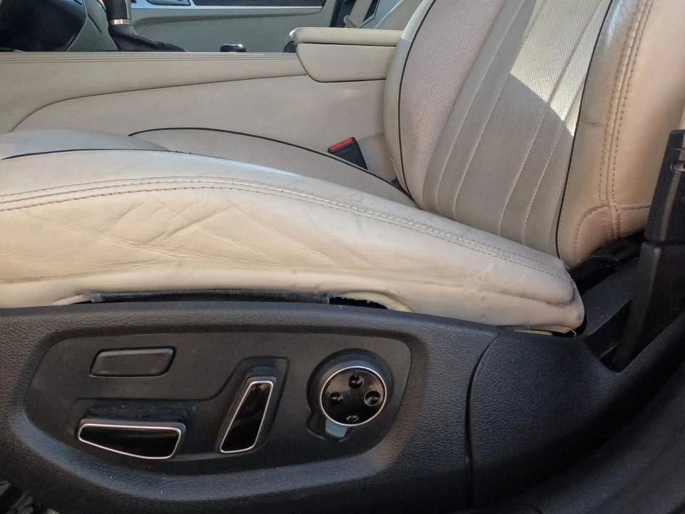 2016 Hyundai Genesis - Image 13 of 20