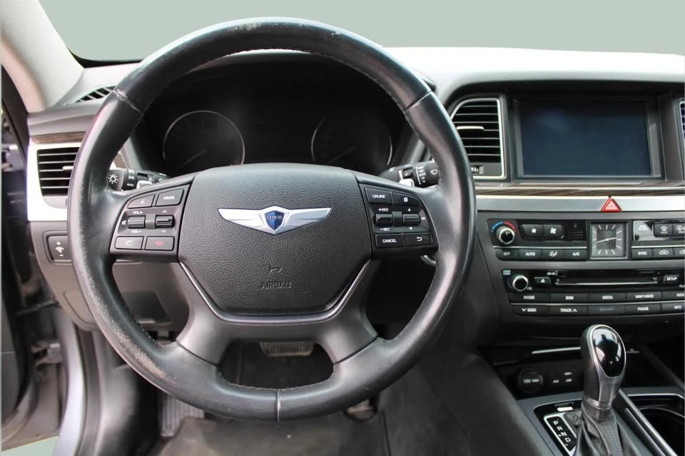 2016 Hyundai Genesis - Image 10 of 14