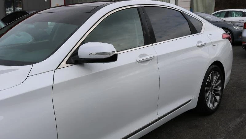 2016 Hyundai Genesis - Image 2 of 17