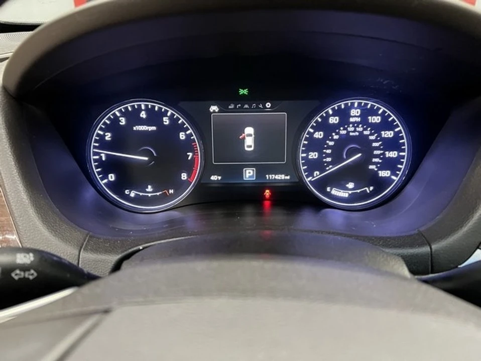 2016 Hyundai Genesis - Image 10 of 18