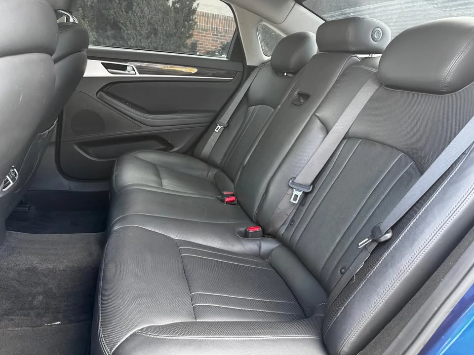 2016 Hyundai Genesis - Image 12 of 18