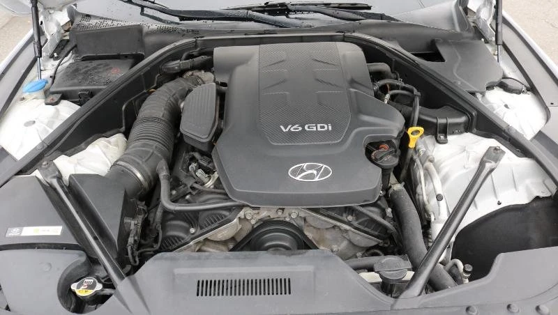 2016 Hyundai Genesis - Image 17 of 17