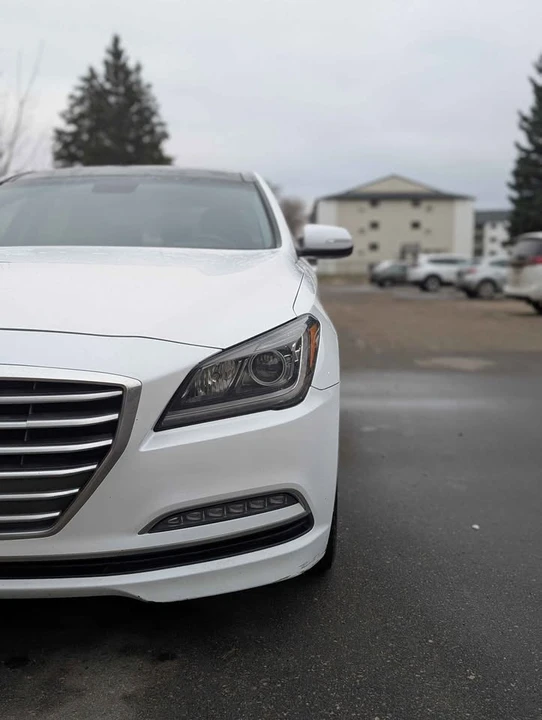 2016 Hyundai Genesis - Image 2 of 13