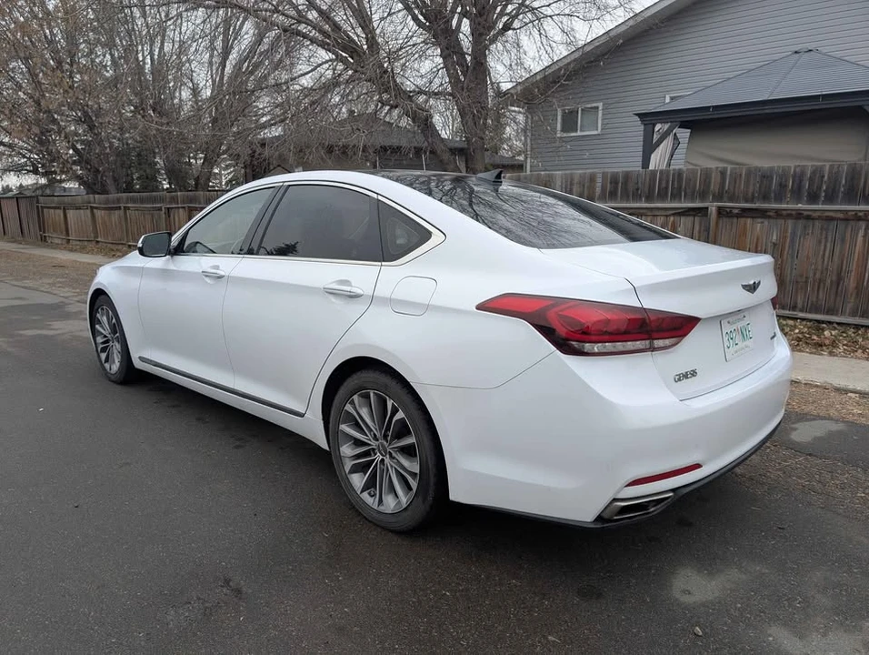 2016 Hyundai Genesis - Image 7 of 13