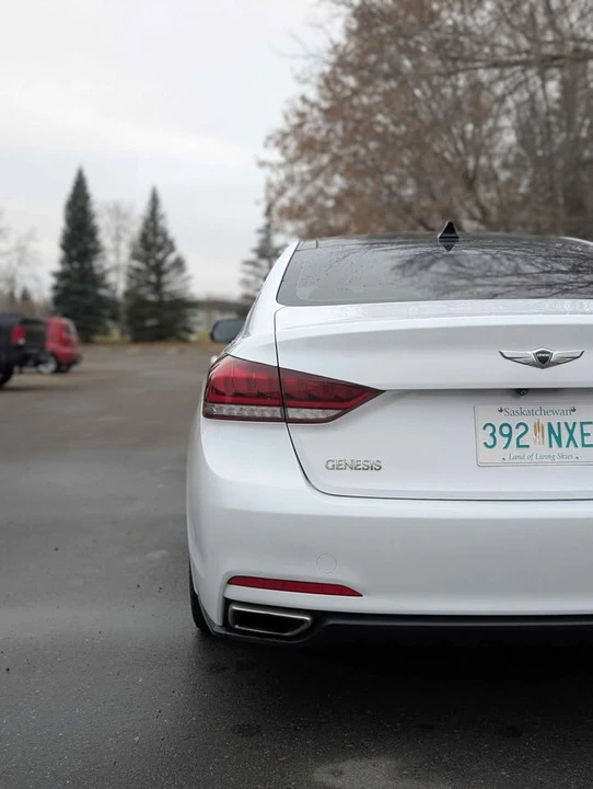 2016 Hyundai Genesis - Image 4 of 13