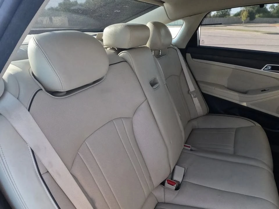2016 Hyundai Genesis - Image 13 of 20
