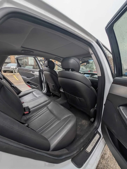 2016 Hyundai Genesis - Image 12 of 13