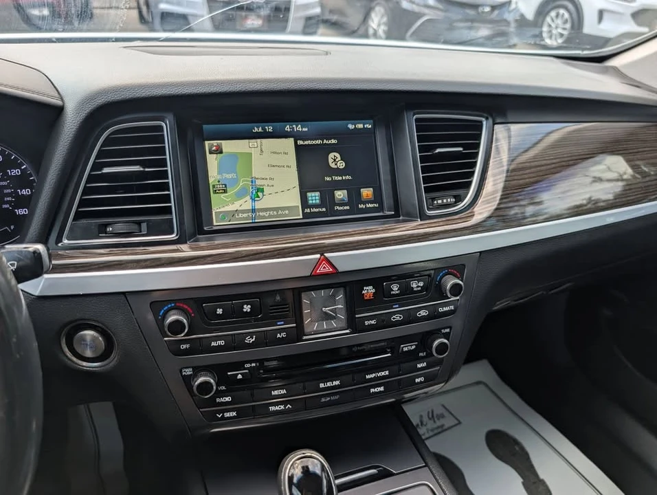 2016 Hyundai Genesis - Image 14 of 20