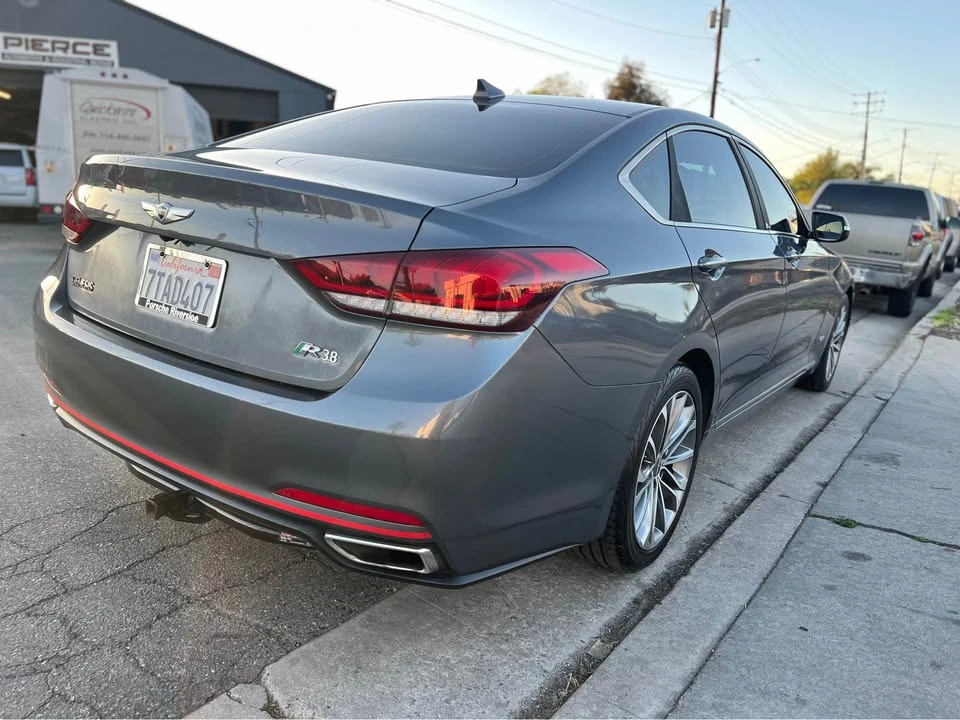 2016 Hyundai Genesis - Image 16 of 20