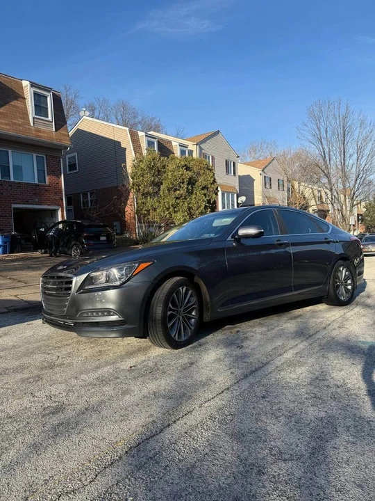 2016 Hyundai Genesis - Image 2 of 17