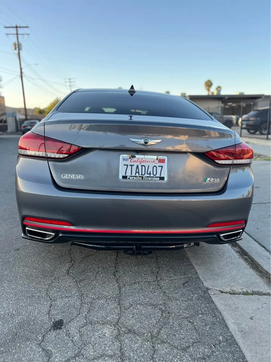 2016 Hyundai Genesis - Image 5 of 20