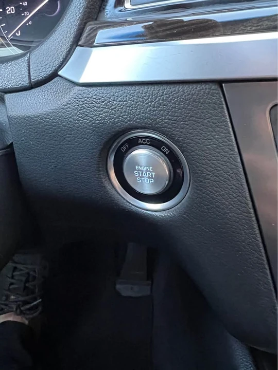 2016 Hyundai Genesis - Image 8 of 20