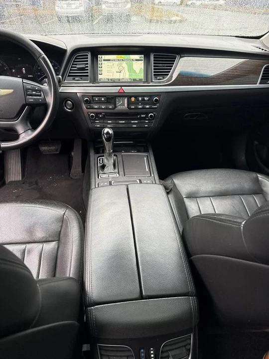 2016 Hyundai Genesis - Image 17 of 17