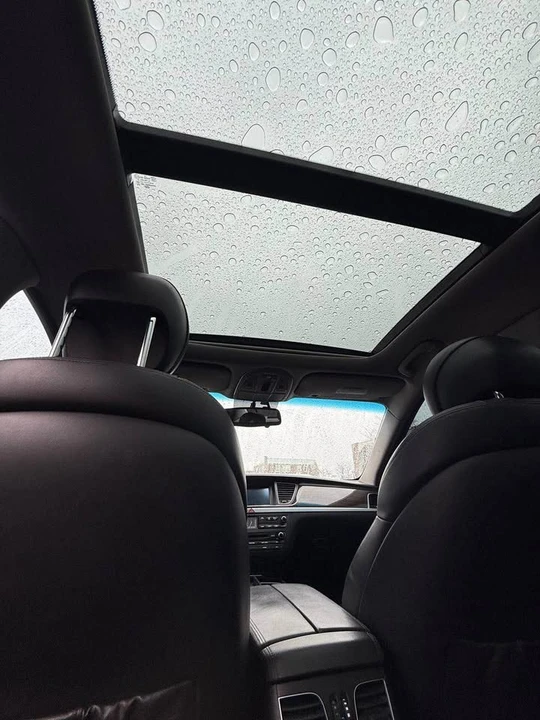 2016 Hyundai Genesis - Image 8 of 17