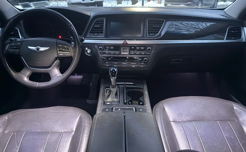 2016 Hyundai Genesis - Image 7 of 8