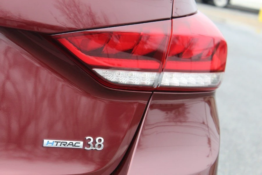 2016 Hyundai Genesis - Image 10 of 20
