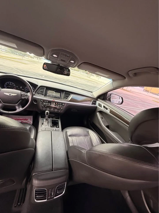 2016 Hyundai Genesis - Image 12 of 16