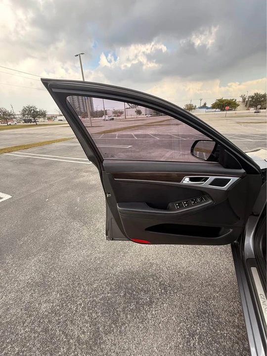 2016 Hyundai Genesis - Image 8 of 16