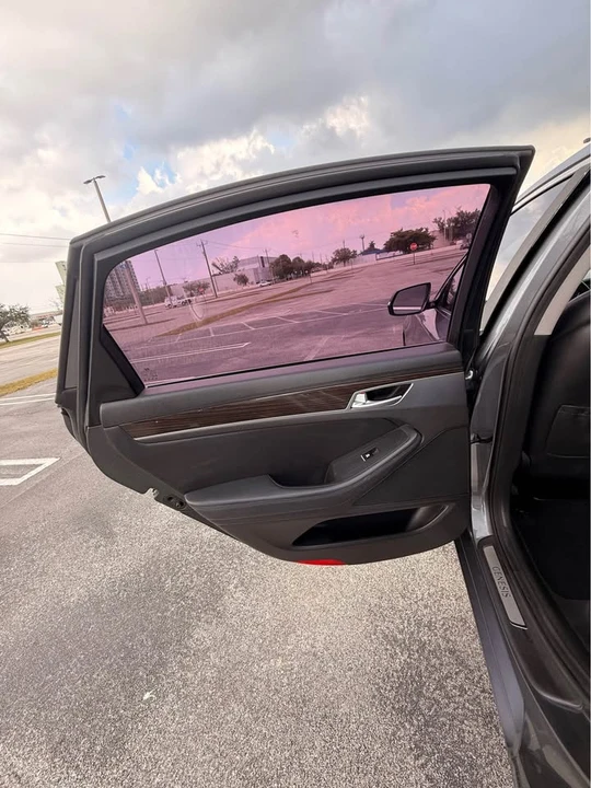 2016 Hyundai Genesis - Image 11 of 16