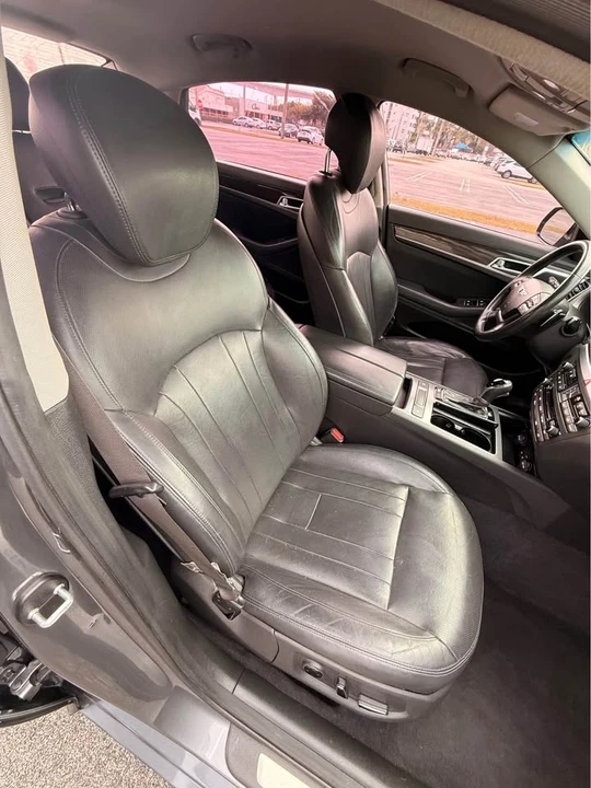 2016 Hyundai Genesis - Image 16 of 16