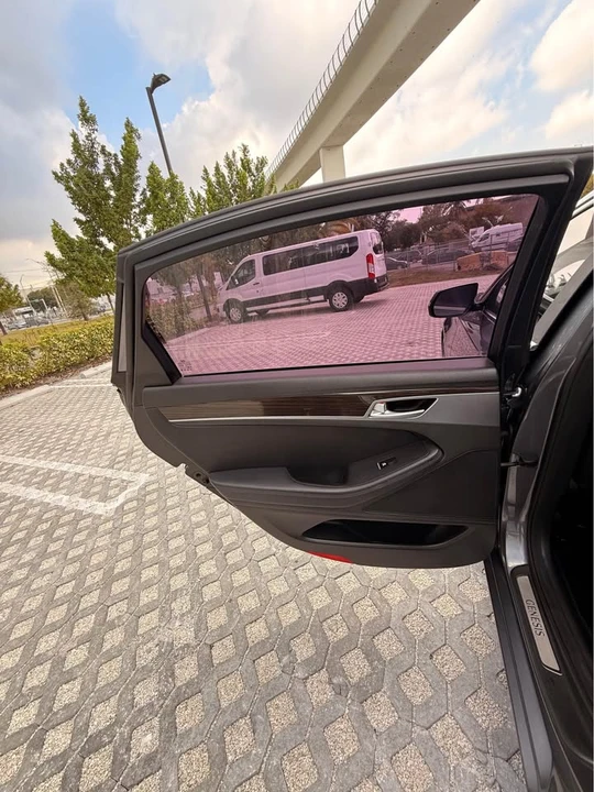 2016 Hyundai Genesis - Image 18 of 19
