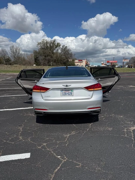 2016 Hyundai Genesis - Image 7 of 7