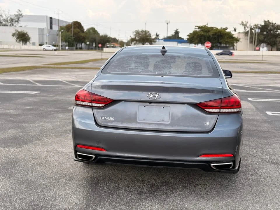 2016 Hyundai Genesis - Image 5 of 16