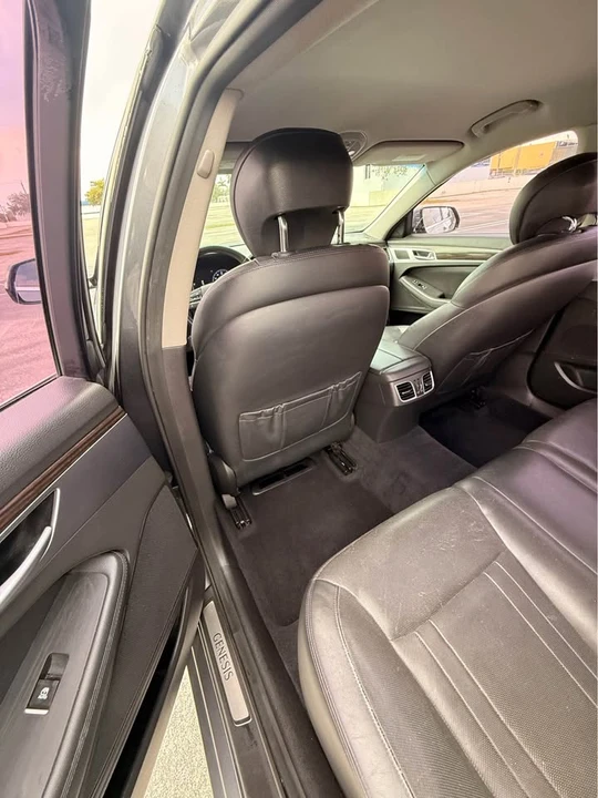 2016 Hyundai Genesis - Image 9 of 16