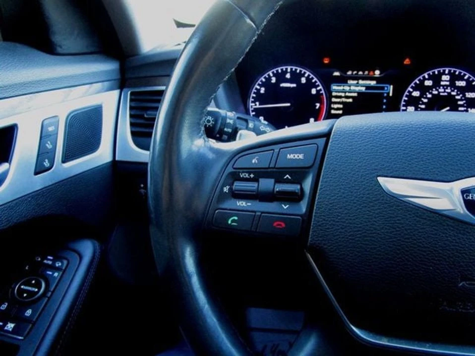 2016 Hyundai Genesis - Image 9 of 21