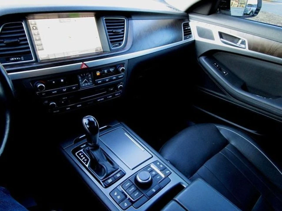 2016 Hyundai Genesis - Image 20 of 21