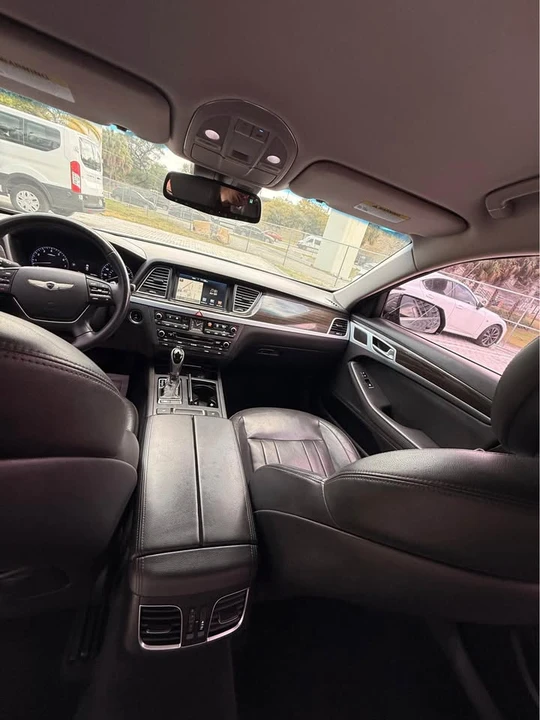2016 Hyundai Genesis - Image 12 of 19