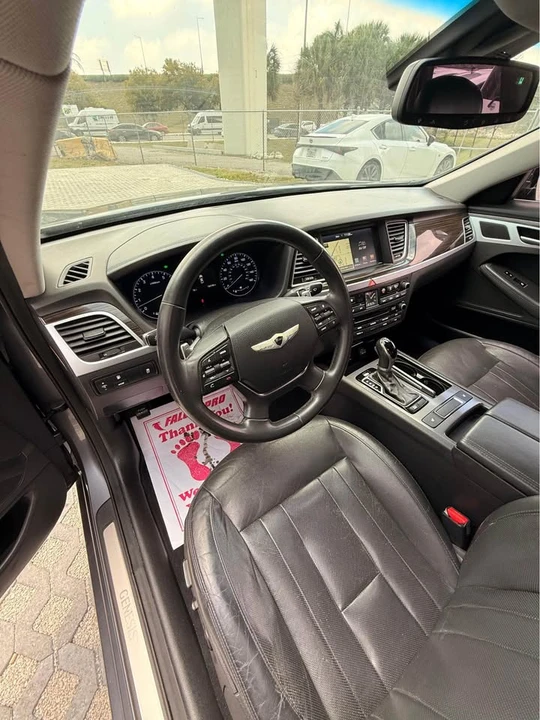 2016 Hyundai Genesis - Image 11 of 19
